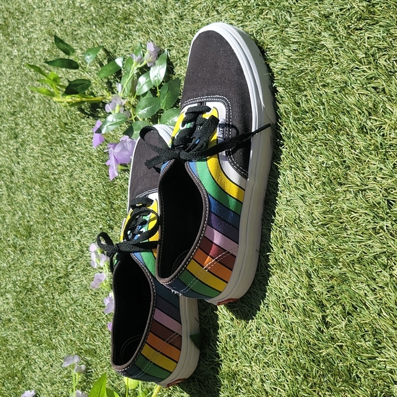 Vans.. - Picture 5 of 12